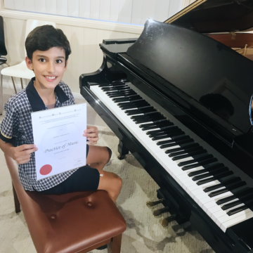 Congratulations to Julien who has passed his AMEB Piano For Leisure Grade 1 exam!